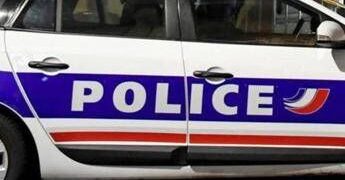 Francia, 14enne accoltella insegnante al liceo: la professoressa è grave, arrestato il ragazzo