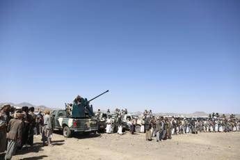 Gli Houthi sospendono gli attacchi contro Israele e le navi nel Mar Rosso