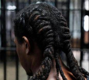 In prigione gli rasano la testa a zero, rastafariano alla Corte Suprema: “Violata la libertà religiosa”