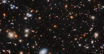 JWST rivela un buco nero supermassiccio anomalo nell’universo primordiale