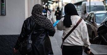 L’Austria vuole vietare il velo alle studentesse under 14: “Favorisce immagine distorta del corpo”