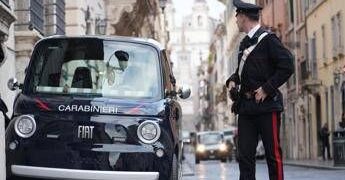 La Topolino elettrica dei carabinieri debutta tra i vicoli di Roma