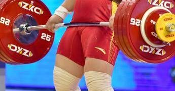 La donna più forte del mondo è un uomo? Bufera sul titolo Strongwoman