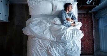 “Lavoratori over 50 non dormono”, l’allarme a causa dello stress