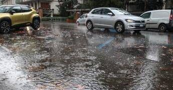 Maltempo in Italia, allerta meteo arancione su Campania e Toscana oggi