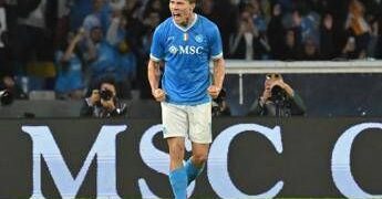 Napoli-Como: orario, probabili formazioni e dove vederla in tv (in chiaro)
