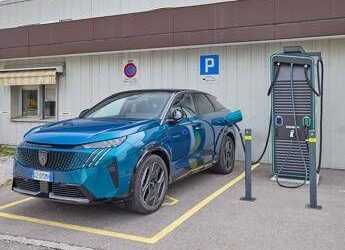 Peugeot 3008 Dual Motor: evoluzione tecnica nella nuova architettura elettrica