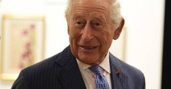 Re Carlo costruirà un’enorme vasca di letame vicino alla casa di William