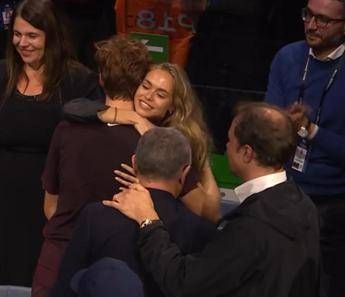 Sinner trionfa e Laila… lo abbraccia: la festa di Jannik dopo la vittoria delle Atp Finals