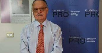 Sos prostata, l’urologo: “Psa da solo non basta, educare i giovani alla prevenzione”