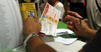 Superenalotto martedì 25 novembre, estratta la combinazione vincente