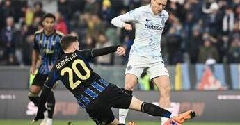 Tocco di mano sospetto e contatto su Zielinski, rigori ‘fantasma’ in Pisa-Inter?