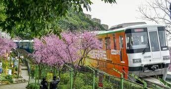 Tragedia in Cina: operai al lavoro travolti da un treno, 11 morti