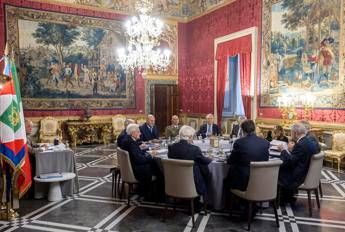 Ucraina, Consiglio supremo di difesa: “Pieno sostegno a Kiev, nuovo pacchetto di aiuti militari”