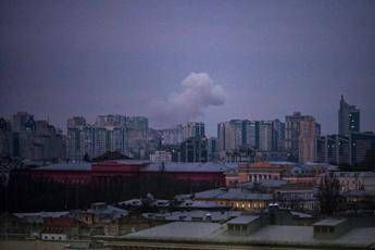 Ucraina-Russia, Kiev sotto attacco. Nuovo piano per la pace in 19 punti