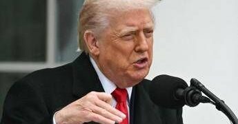 Ue, Trump torna alla carica: “Paesi decadenti e leader deboli, non sanno cosa fare”