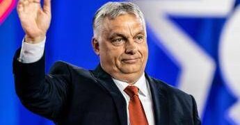 Ungheria, leader opposizione: “Orban pronto a diffondere video intimo per intimidirmi”