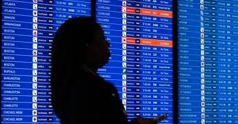 Usa, caos in 40 aeroporti per lo shutdown: oltre mille voli cancellati