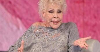 Vanoni, camera ardente domani e lunedì al Piccolo Teatro Grassi di Milano