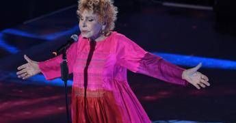 Vanoni, il ricordo oggi a Verissimo: l’ultima intervista a Silvia Toffanin