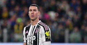 Vlahovic, infortunio all’adduttore: out 2/3 mesi. Juve torna sul mercato?