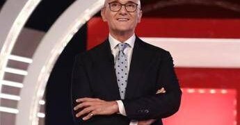 Alfonso Signorini si autosospende da Mediaset