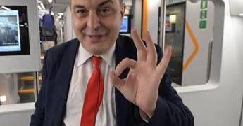 Andrea Diprè finto capotreno per video su Youtube: denunciato dalla Polfer