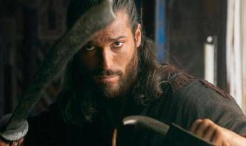 Ascolti tv lunedì 8 dicembre, ‘Sandokan’ vince prima serata con il 30% di share