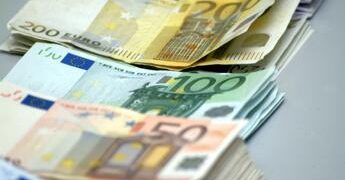 Australia, stipendio record con quattro ore di lavoro: “Il problema è la solitudine”