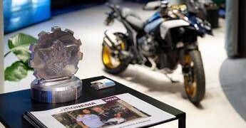 BMW Motorrad e I Bambini delle Fate: il viaggio in Indonesia diventa un racconto di inclusione