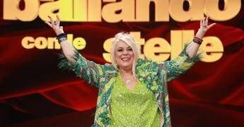 Ballando, Rossella Erra sotto attacco: “Mi augurano la morte per un tesoretto”