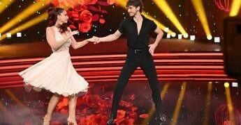 Ballando, la domanda che imbarazza Delogu: “Con Nikita solo amicizia perché…”