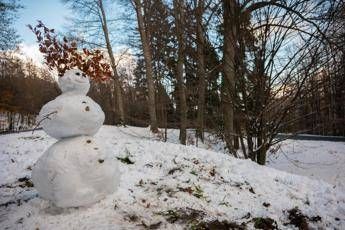 Bel tempo sull’Italia, poi la svolta: gelo e possibili nevicate da Capodanno