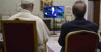 Benigni torna in tv: “San Pietro mio migliore amico, primo follower di Gesù”