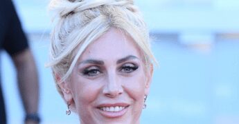 Chi è Paola Caruso, la showgirl ospite oggi a Verissimo: la lotta del figlio Michele