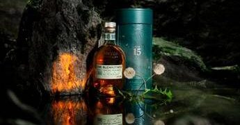 Consumi, il whisky tradizionale si rinnova: nuova identità per The Glenrothes