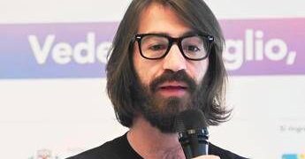 Del Vecchio acquisisce il 30% de Il Giornale e accelera su nuovo polo informazione