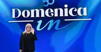 Domenica In, da Amanda Lear a Max Biaggi: gli ospiti di oggi di Mara Venier