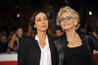 Enrica Bonaccorti e la malattia: “Non ho tantissime speranze”. La figlia: “Vinciamo”