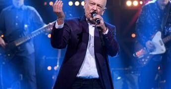 Enrico Ruggeri come sta dopo l’operazione: “Ora inizia il silenzio”