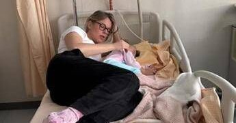 Federica Pellegrini in ospedale con la figlia: “Ha avuto convulsioni febbrili”