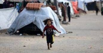 Gaza, appello dell’ambasciatrice: “L’Italia riconosca la Palestina e il Papa entri nell’inferno della Striscia”