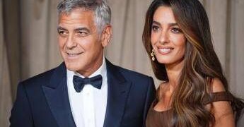 George Clooney e sua moglie Amal ottengono la cittadinanza francese