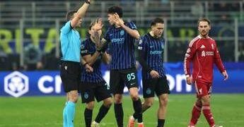 Inter-Liverpool, Slot: “Rigore? In Premier non avrebbero fischiato”. I tifosi nerazzurri: “Una vergogna”