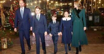 Kate e William condividono una nuova foto di famiglia, lo scatto per gli auguri di Natale