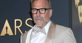 Kevin Costner, costumi non pagati per 440mila dollari: citato in giudizio