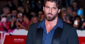 La volta buona, Can Yaman e la dieta drastica: “Ho perso 10 chili per diventare Sandokan”