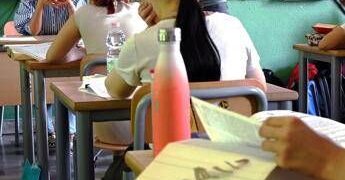 ‘Lista stupri’ nel bagno del liceo Giulio Cesare, la condanna dei docenti: “Scritta inqualificabile”