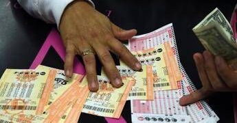 Lotteria da record, vince 1,8 miliardi con il Powerball negli Usa