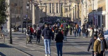 Manovra, dai pellegrini alle galline: la carica delle micro-norme